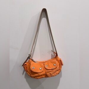 Belt buckle detail vintage shoulder bag